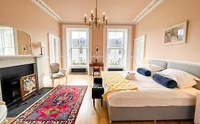 Remarkable 5Br Townhouse With Garden, Sleeps 12