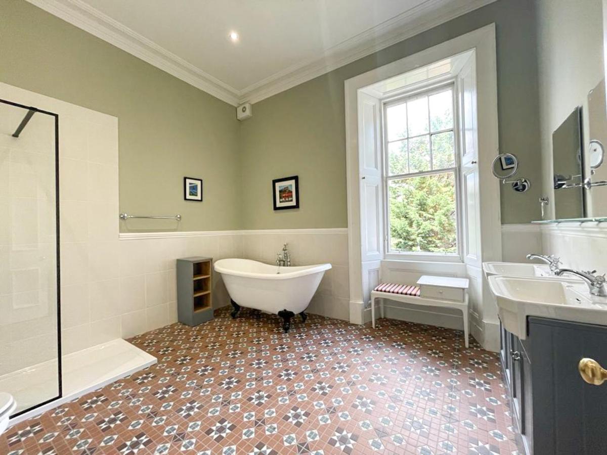 Remarkable 5Br Townhouse With Garden, Sleeps 12 Edinburgh Exterior photo