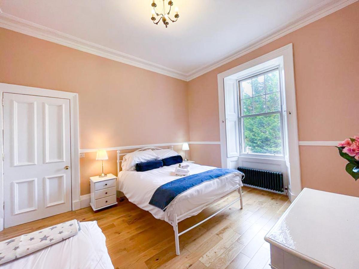 Remarkable 5Br Townhouse With Garden, Sleeps 12 Edinburgh Exterior photo