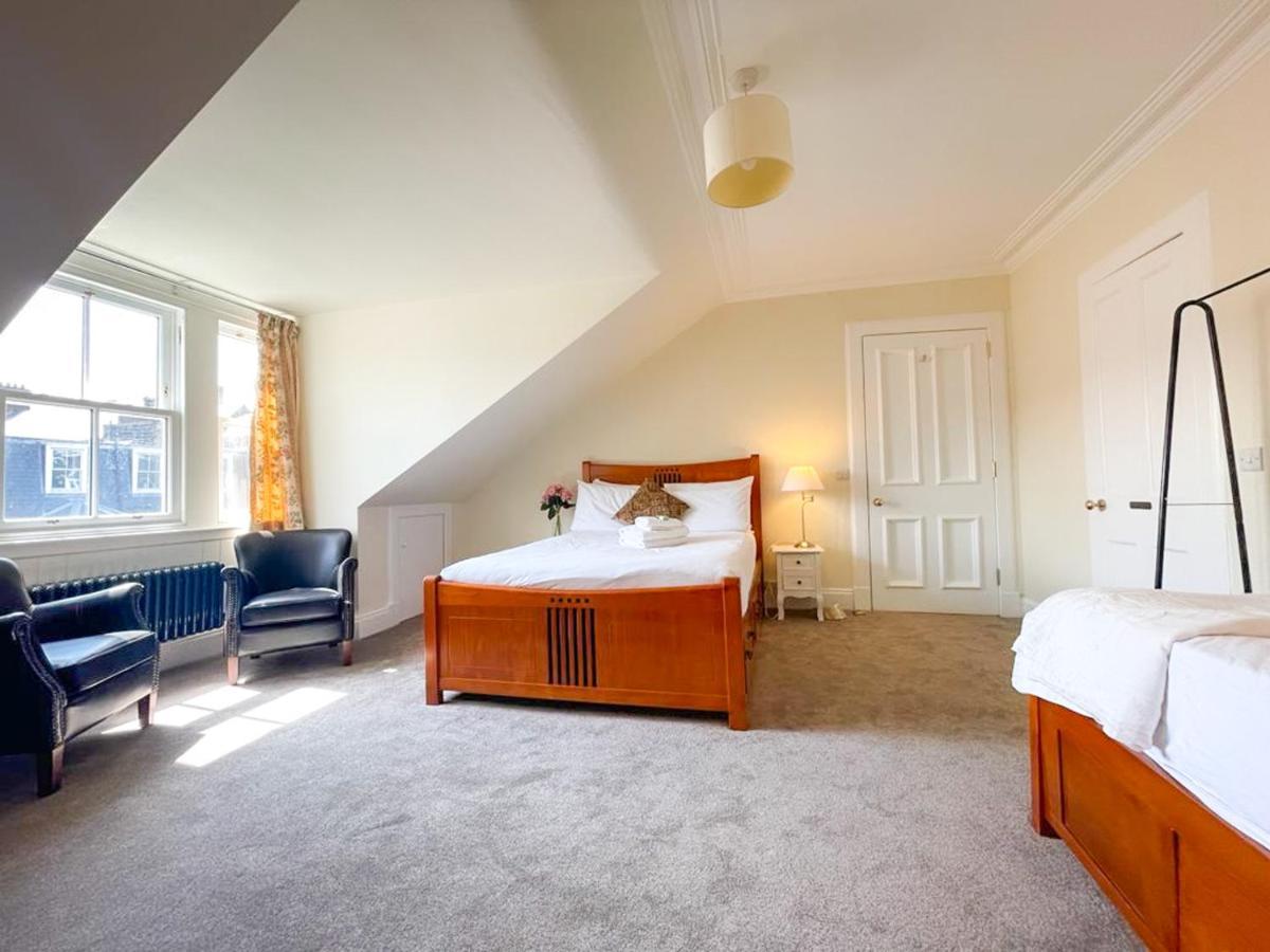 Remarkable 5Br Townhouse With Garden, Sleeps 12 Edinburgh Exterior photo