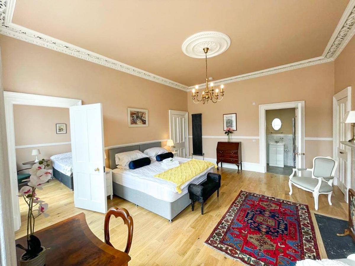 Remarkable 5Br Townhouse With Garden, Sleeps 12 Edinburgh Exterior photo