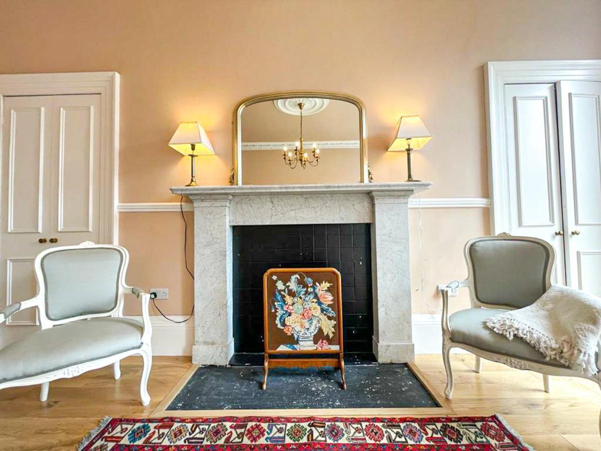 Remarkable 5Br Townhouse With Garden, Sleeps 12 Edinburgh Exterior photo