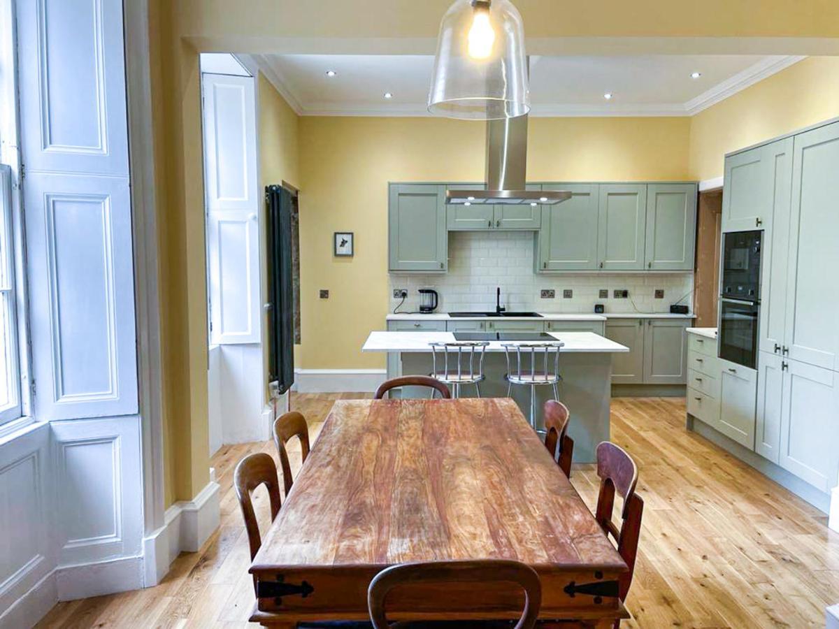 Remarkable 5Br Townhouse With Garden, Sleeps 12 Edinburgh Exterior photo